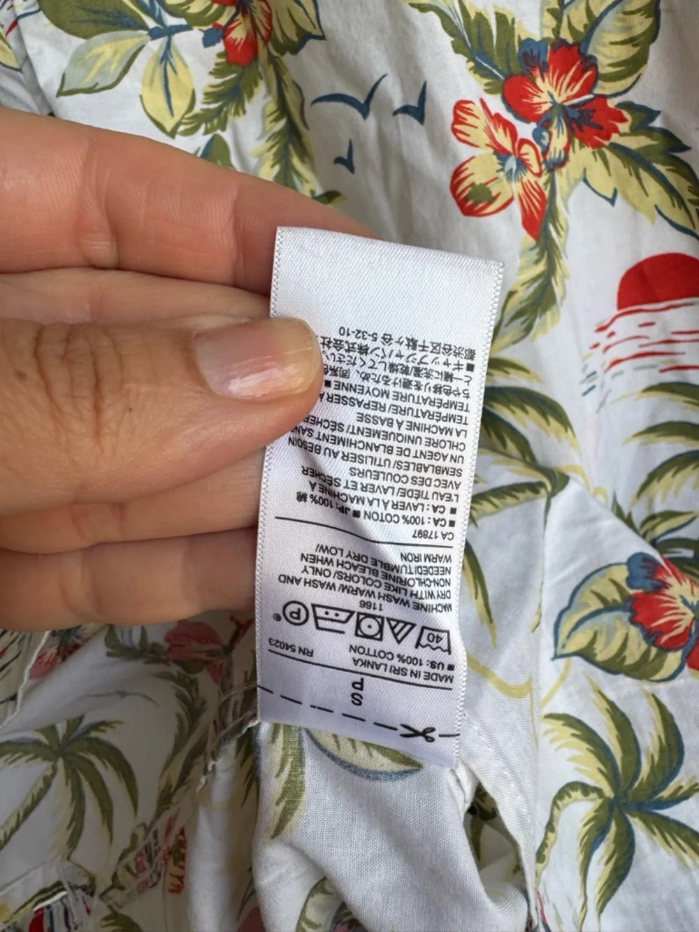Banana Republic White Short-Sleeve Tropical Print Button-Down Shirt size S